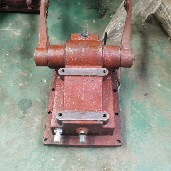 小四轮拖拉机配件 柱塞泵提升器牛头总成