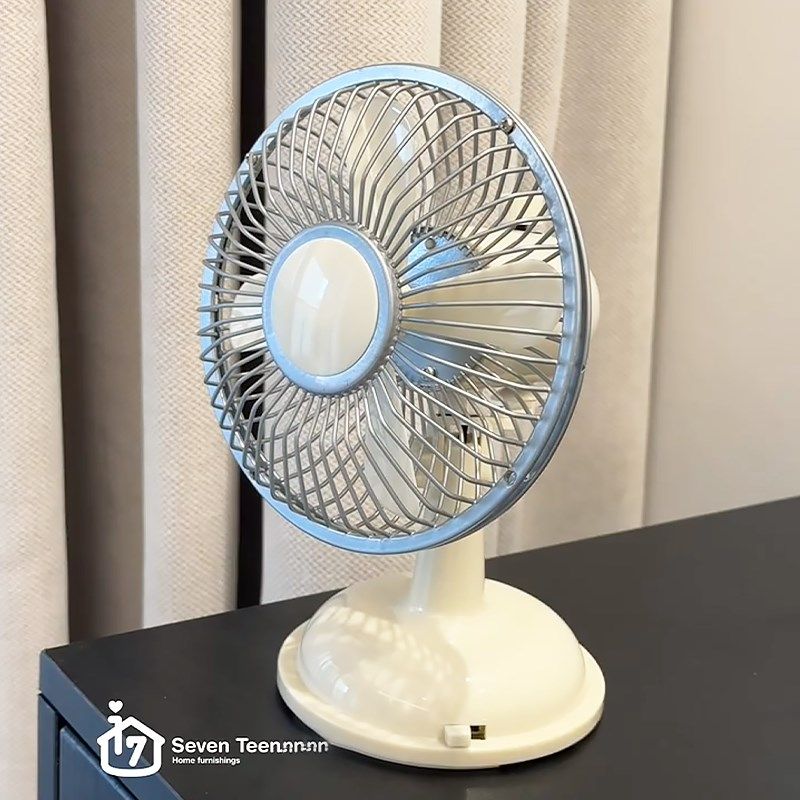 桌面小型摇头风扇办公室桌面迷你静音制冷风扇学生宿舍台式小电扇