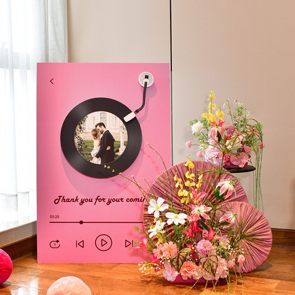 结婚唱片机立牌带转动订婚布置装饰花排结婚迎宾kt板定制装饰布置