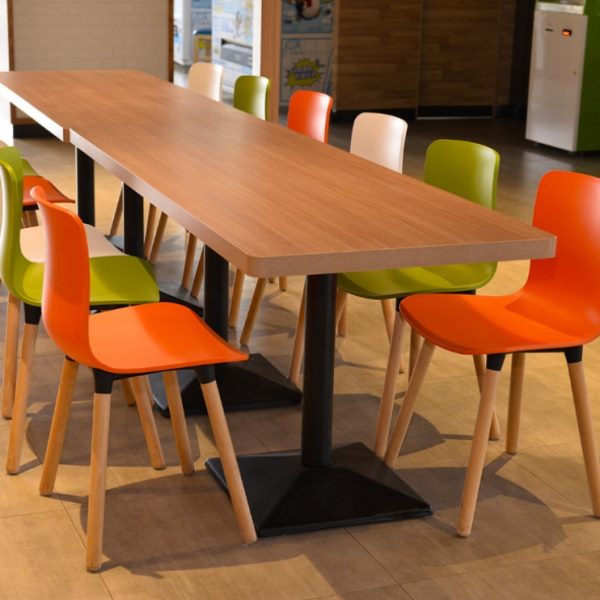 快餐小吃店桌椅员工餐厅餐桌椅美食城实木桌椅组合学校食堂餐桌椅