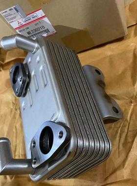 三一SY205挖掘机机油散热器60289254 ME230210原厂4M50发动机配件