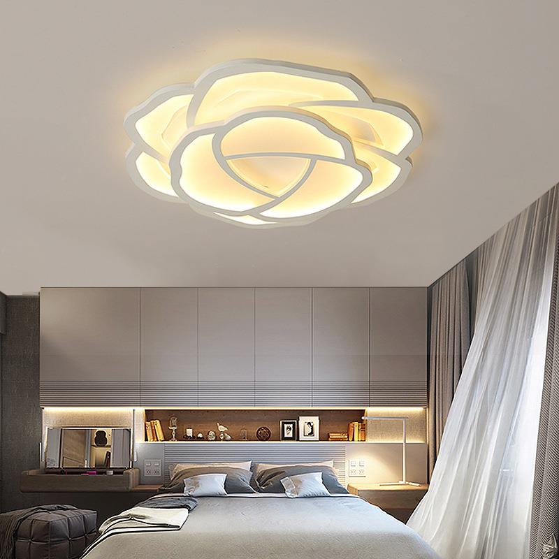 中山灯具卧室灯2025年新款儿童房现代简约款奶油风创意花朵吸顶灯