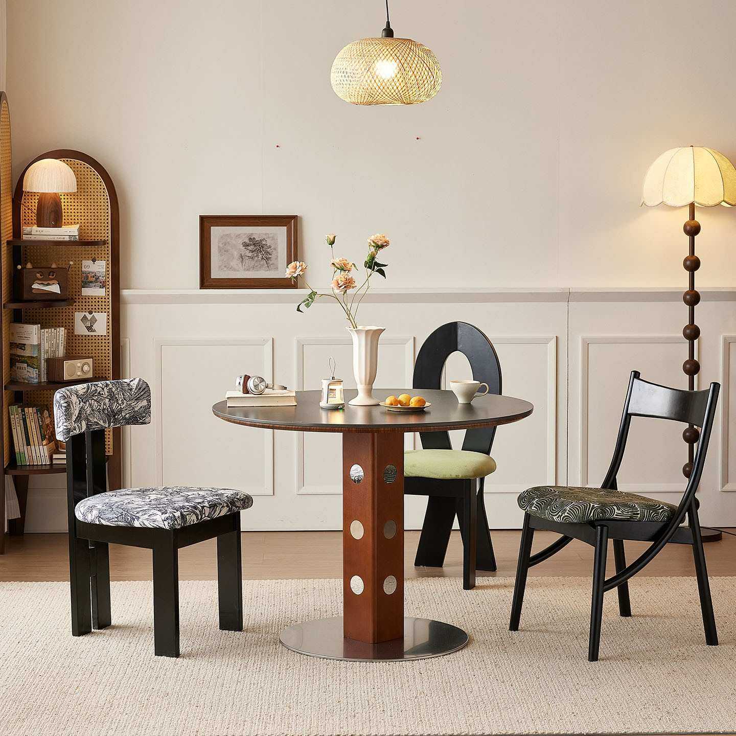 轻奢高级感餐椅餐椅2025新款椅法式复古椅子中古餐桌靠背实木餐椅