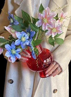 轻奢简约艺术玻璃m红色花瓶新年节日婚礼装饰品家居软装桌面摆件