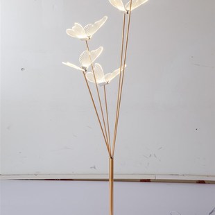 新款婚庆道具蝴蝶路引婚礼堂舞台蝴蝶亚克力装饰发光引路灯摆件