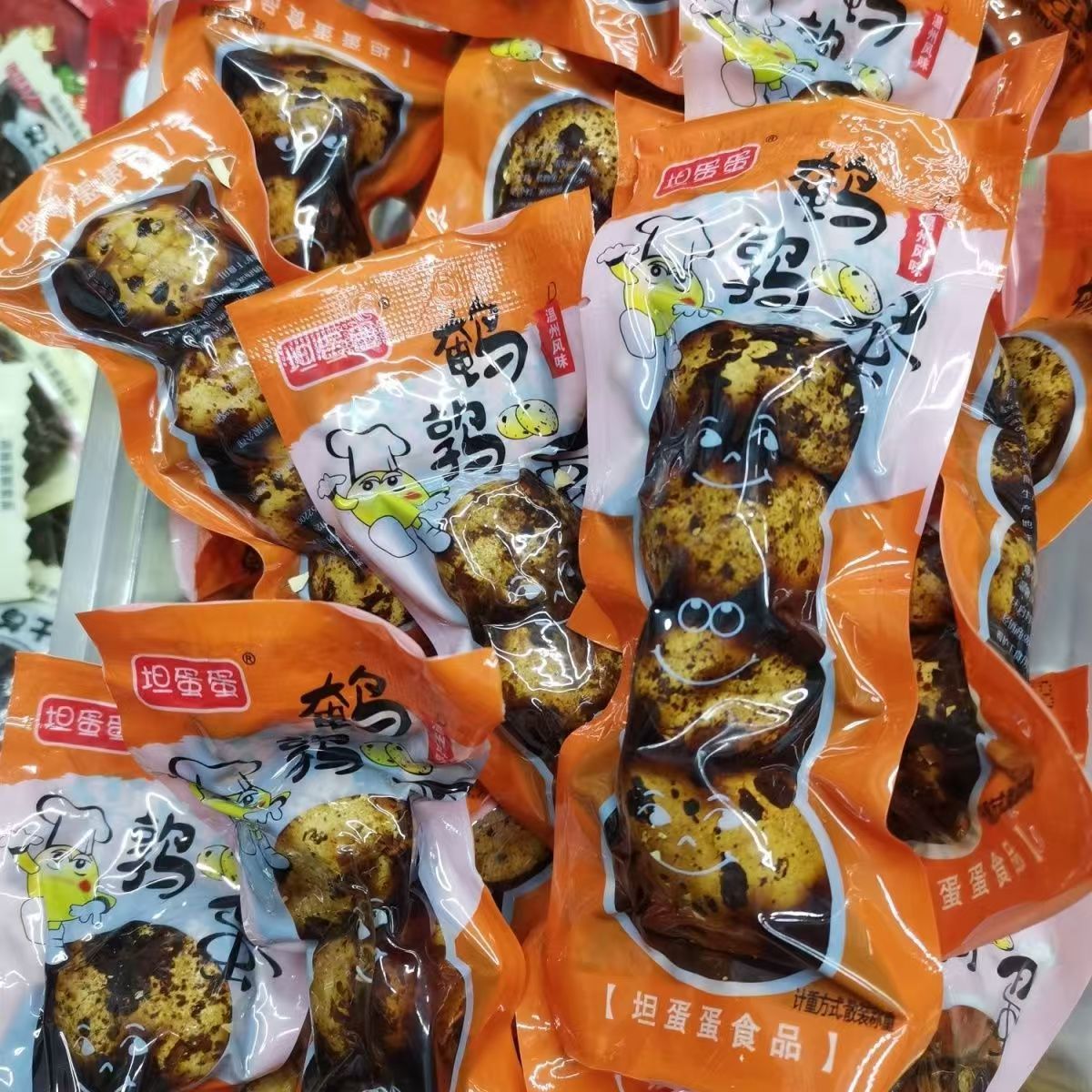 乡巴佬坦蛋蛋鹌鹑蛋零带壳五香卤蛋卤味真空熟食包装即食休闲整箱
