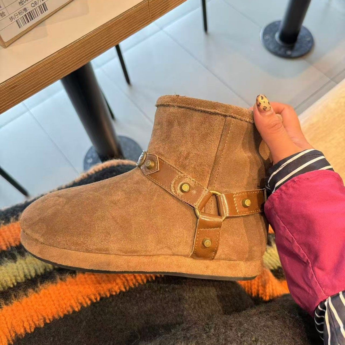2025秋冬新款复古铆钉圆头羊毛短靴女平底雪地靴加绒加厚保暖棉靴,女鞋,时尚雪地靴,淘宝优惠券,粉丝福利购,淘宝优惠卷