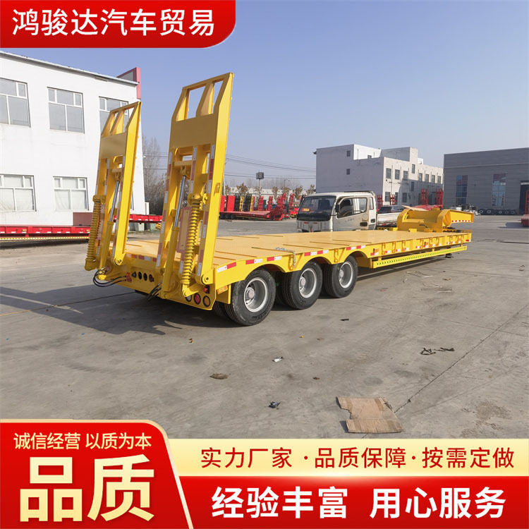 现货液压爬梯车普货大件工程机械运输低平板半挂车13米低平板挂