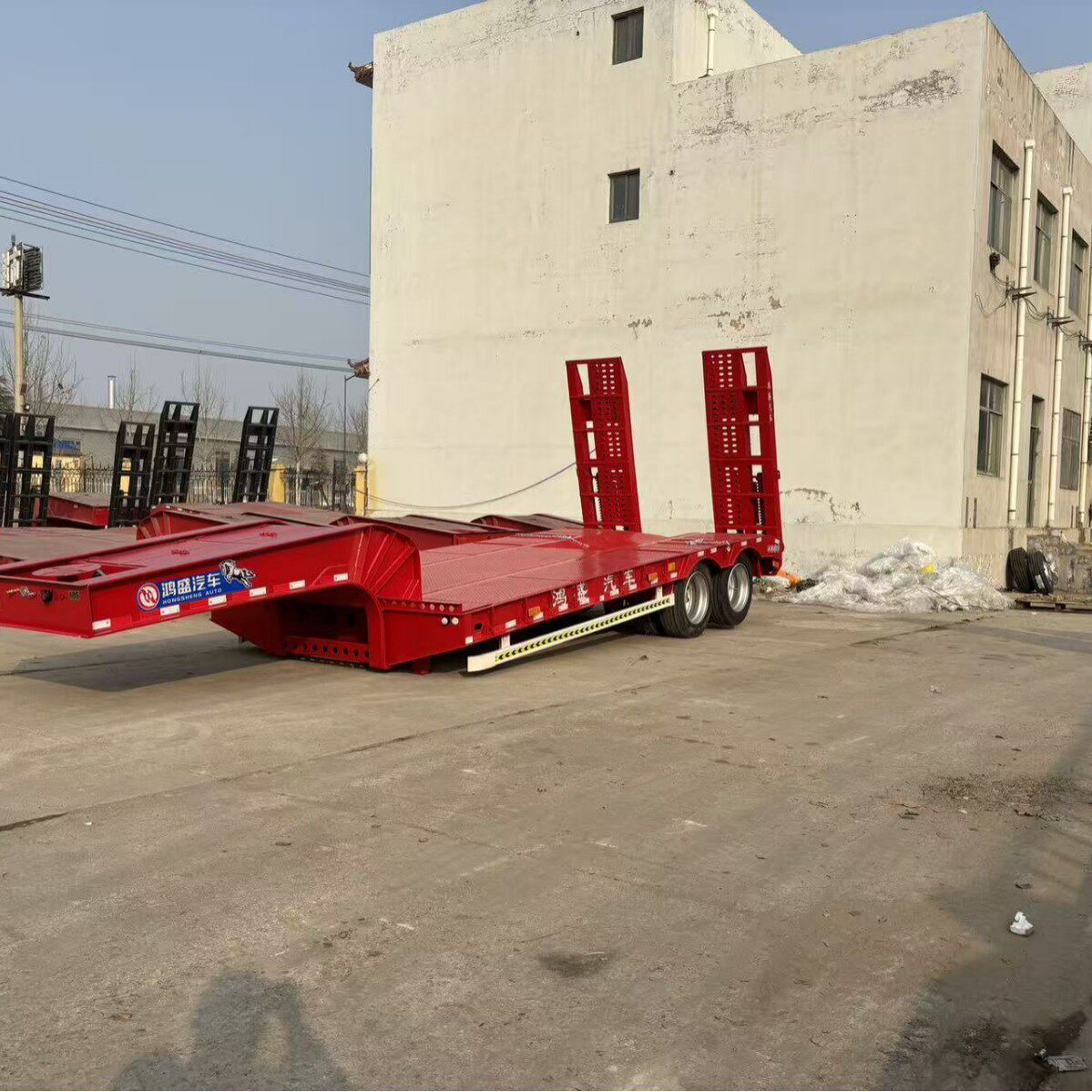 重型机械运输车  四线八轴低平板半挂车   大件运输车