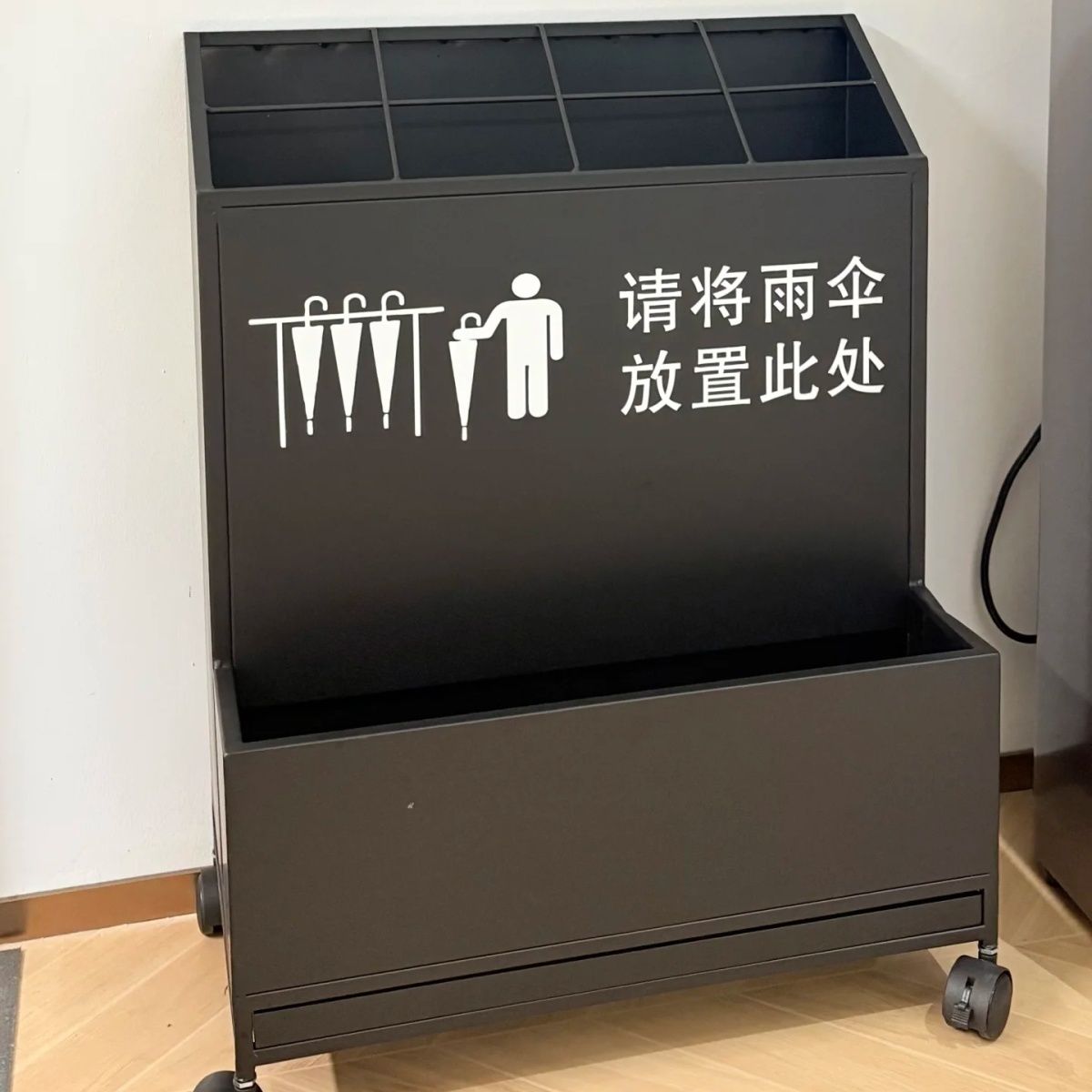 商用雨伞架子轻奢金属大容量酒店大堂商店学校教室收纳放雨伞的桶