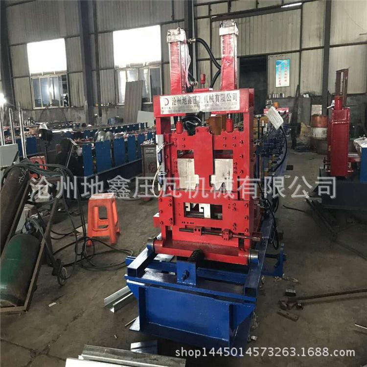 全自动CZ一体机设备压瓦机 沧州地鑫压瓦机 液压扭断C型钢设备