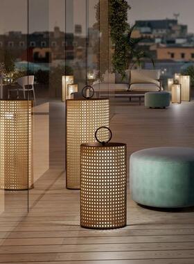 Play00:0400:25户外防水庭院灯景观灯室外草坪灯别墅花园露台