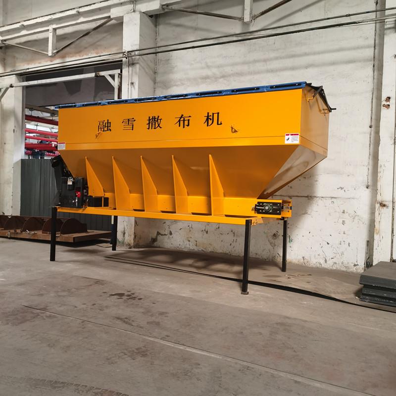 雷一车载式道路撒盐机冬季除雪融雪剂洒布车侧挂式汽油除雪机