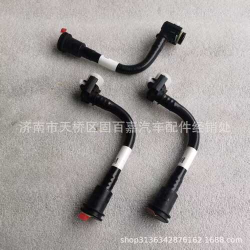 081V12305-5261通082V12305-5261滤清器回油管 豪沃HOWO
