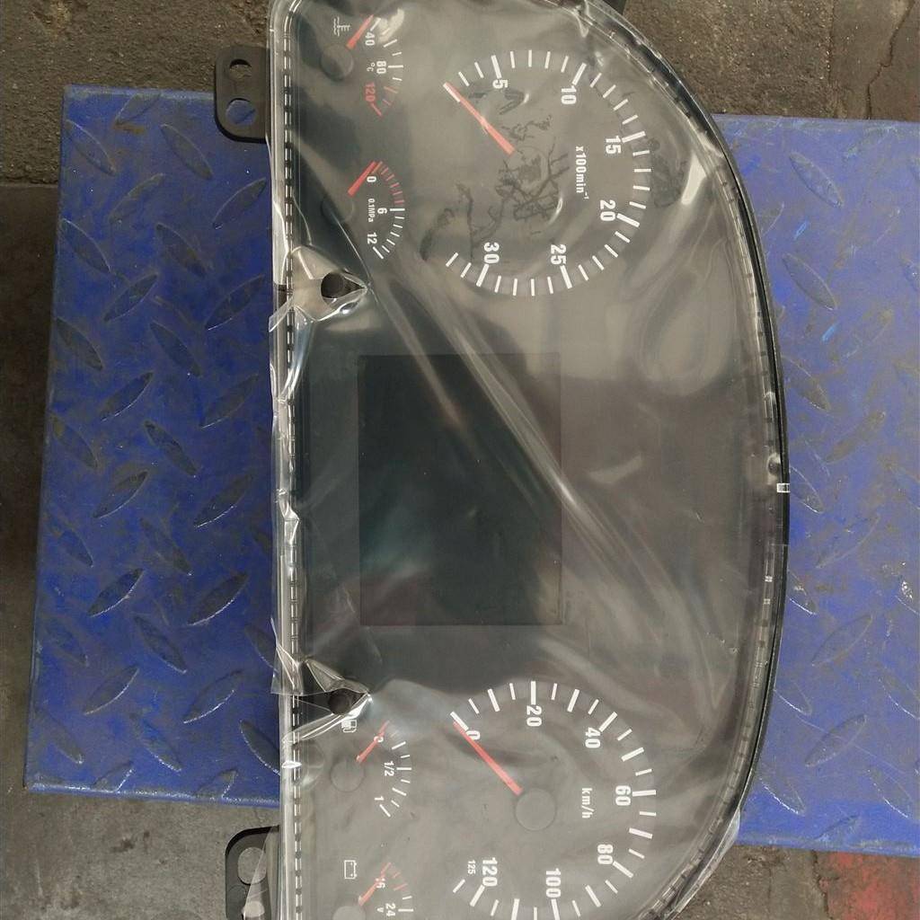 重汽SITRAK车用组合仪表WG9716582211汕德卡C7H燃油组合仪表,