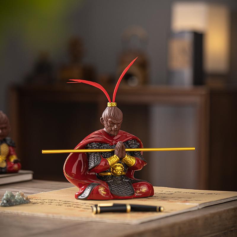 紫砂齐天大圣摆件美猴王孙悟空茶宠金箍棒鱼缸车载家居装饰工艺品