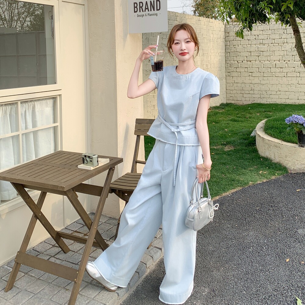 浅蓝色泡泡袖上衣高腰阔腿裤两件套女2026夏季新款盐系气质套装