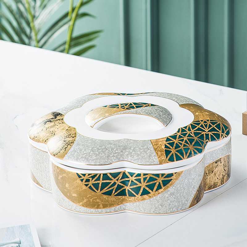 创意轻奢家用年货陶瓷分格干果盘下午茶零食骨瓷糖果盒带盖摆台