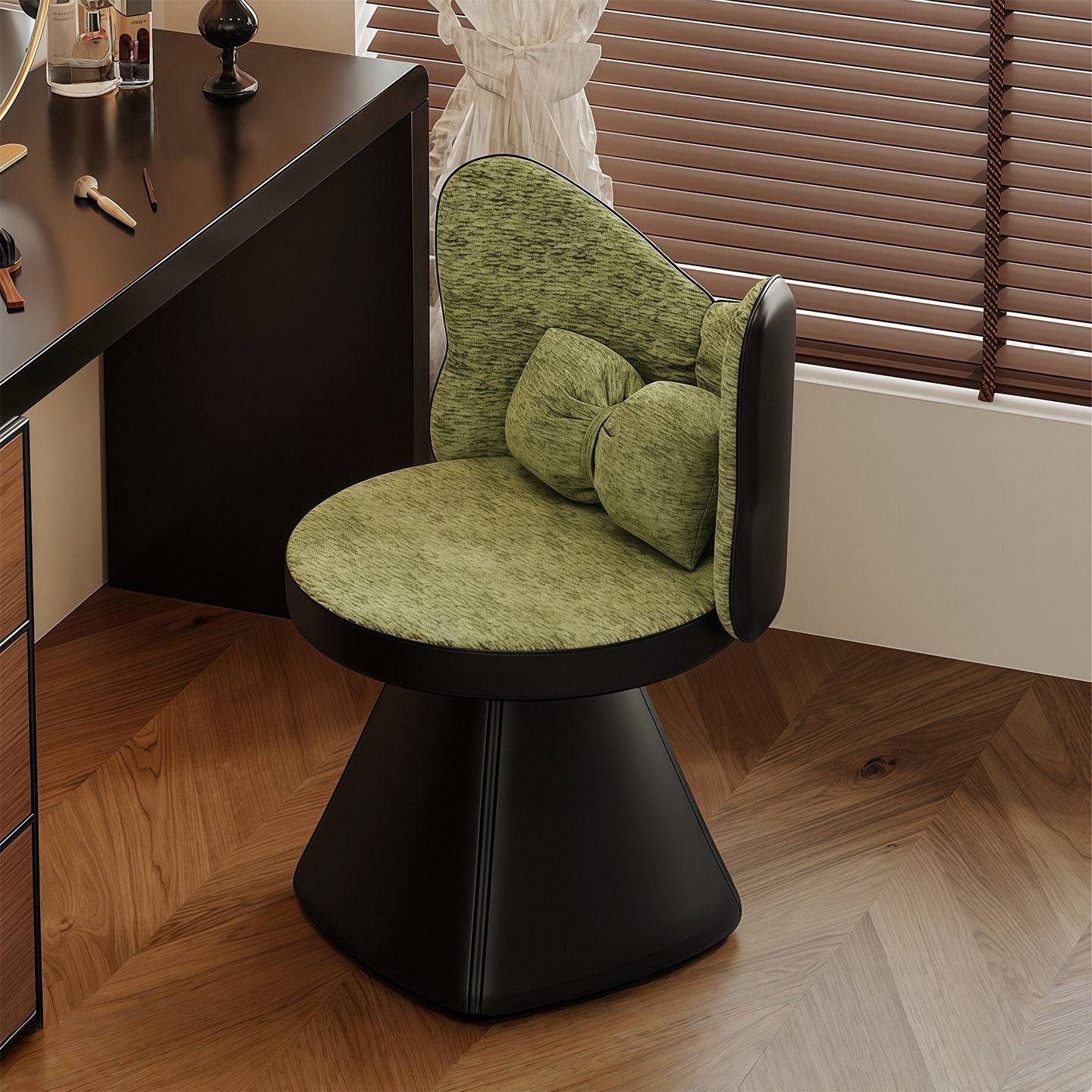 轻奢化妆凳女生卧室梳妆台专用凳子衣帽间椅子靠背旋转蝴蝶化妆椅