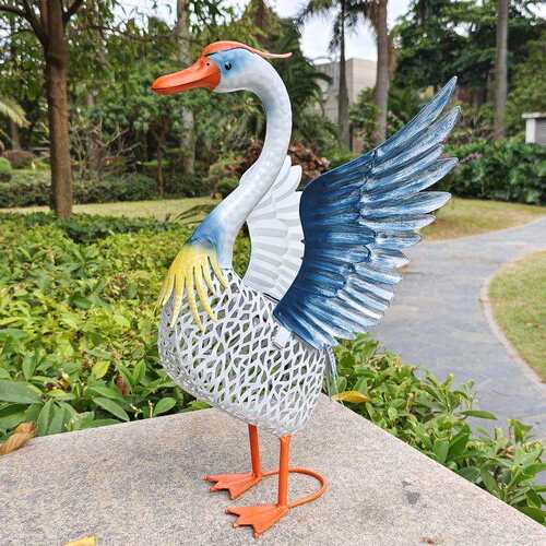 花园庭院摆件园艺陈设装饰金属工艺品户外彩绘天鹅摆件带太阳能灯