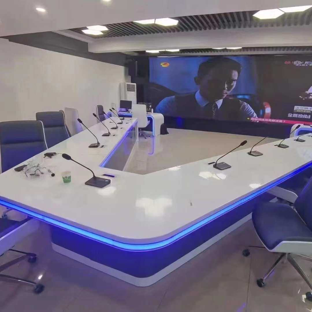 厂家 灯带烤漆监控台豪华异形监控中心操作控制台三联监控桌