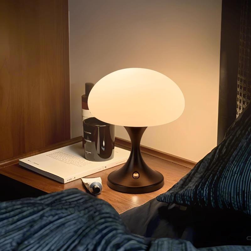 台灯卧室床头灯装饰夜灯中古水母造型客厅灯高级护眼氛围灯具E