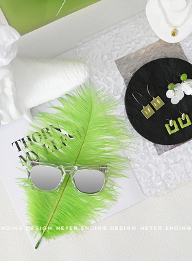 现代极简风高级感绿色样板间展厅梳妆F台桌面首饰组合软装展示摆