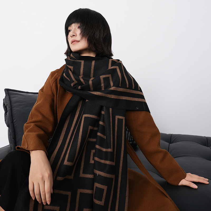 2025秋冬季款迷宫格双面仿羊绒空调披肩韩版百搭加厚保暖脖围