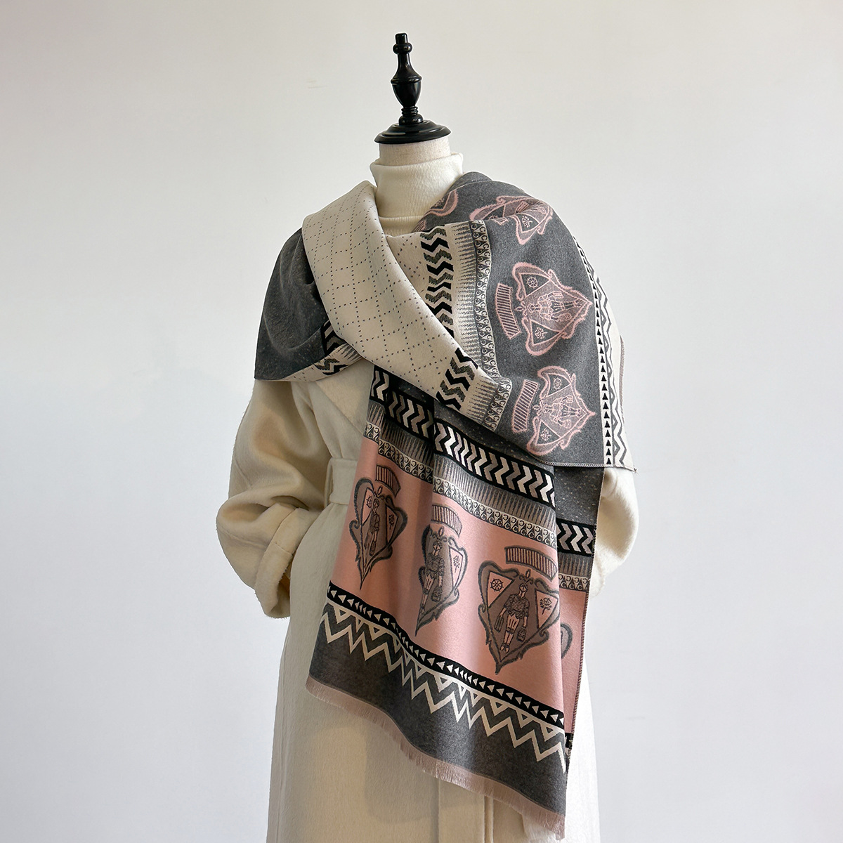 秋冬新款披肩外搭女士围脖盾牌大披肩冬季保暖围巾仿羊绒披肩外贸