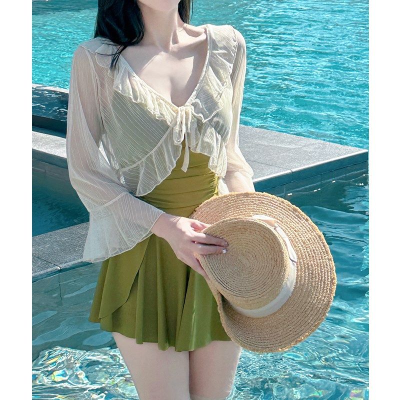 泳衣女2025新款泡温泉遮肚子显瘦微胖绝美罩衫保守高级感连体泳衣