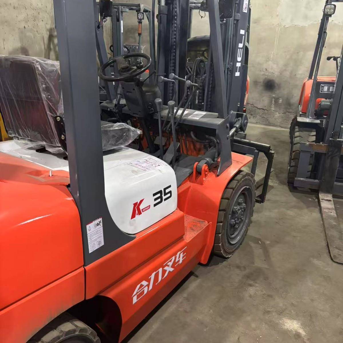 柴油叉车.5吨级节4.5米价格实惠车况很好