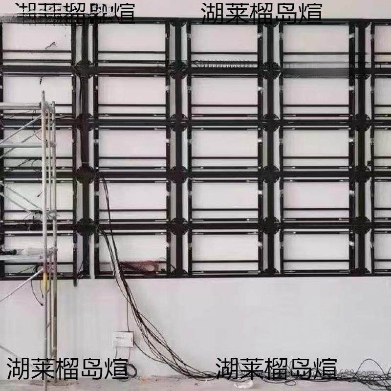 电视前维护液显示器一竖体广拼接大屏液压前维护支架告伸缩挂壁嵌