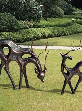户外玻璃钢梅花鹿雕塑摆件几何抽象仿铜鹿售楼部园林草坪动物装饰