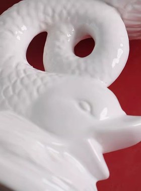 出口欧洲白色陶瓷浮雕立体鲤鱼跳龙门L创意果盘/高脚托盘摆件