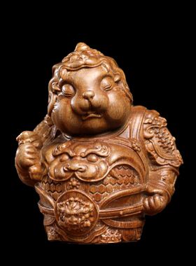 天然绿檀木兔装军创意生肖卯兔文玩手把件面居将饰品桌家止怒摆件
