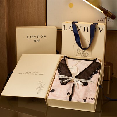 圣诞节礼物女生生日闺蜜实用的高级感送给女朋友老婆走心睡衣礼品