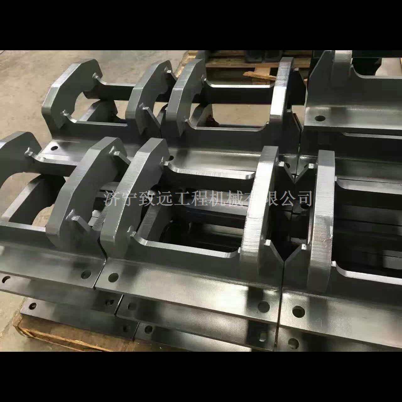 三一挖机护链架 护链器 挖掘机履带底盘件 挖掘机四轮一带