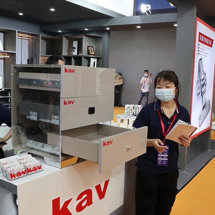 kav凯威智能电动AI触摸按压式自动滑轨抽屉助推反弹器五金导轨配