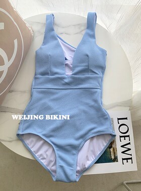 2024新款连体泳衣女深V蓝色高级感显白遮肚显瘦露背性感网红泳装