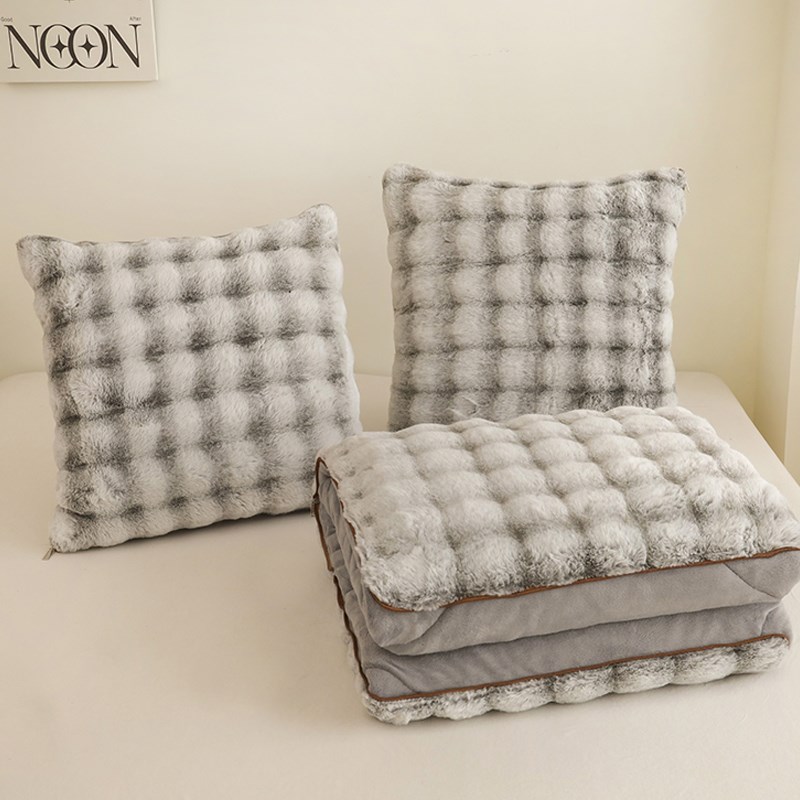 纯色兔毛抱枕被子两用轻奢汽车沙发盖毯加厚办Q公室宿舍午休枕头