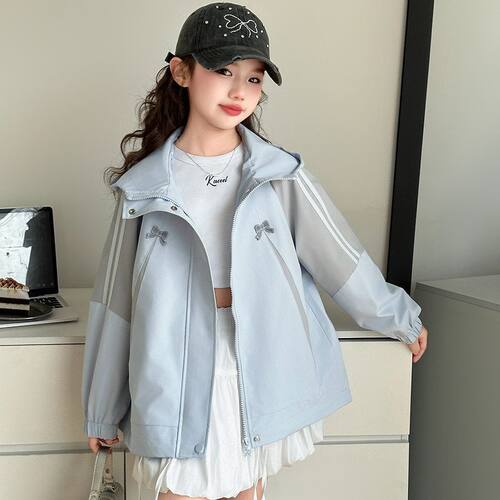 女童外套春秋款2026新款洋气夹克儿童装风衣秋季女大童连帽冲锋衣