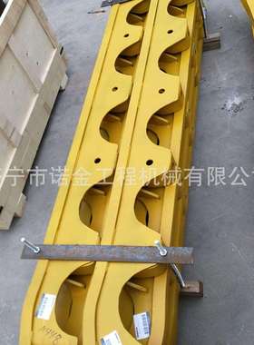 挖掘机配件pc360支重轮护板全护引导轮支架