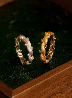意大利工艺植物系轻奢高级感缎面中古s925银镀金藤蔓荆刺拉丝戒指