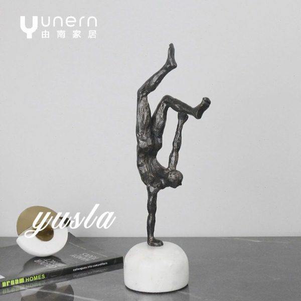 现创意倒立者人物雕塑摆件北欧样板房间客厅玄关售楼处软装饰品,饰品/流行首饰/时尚饰品新,摆件,淘宝优惠券,粉丝福利购,淘宝优惠卷