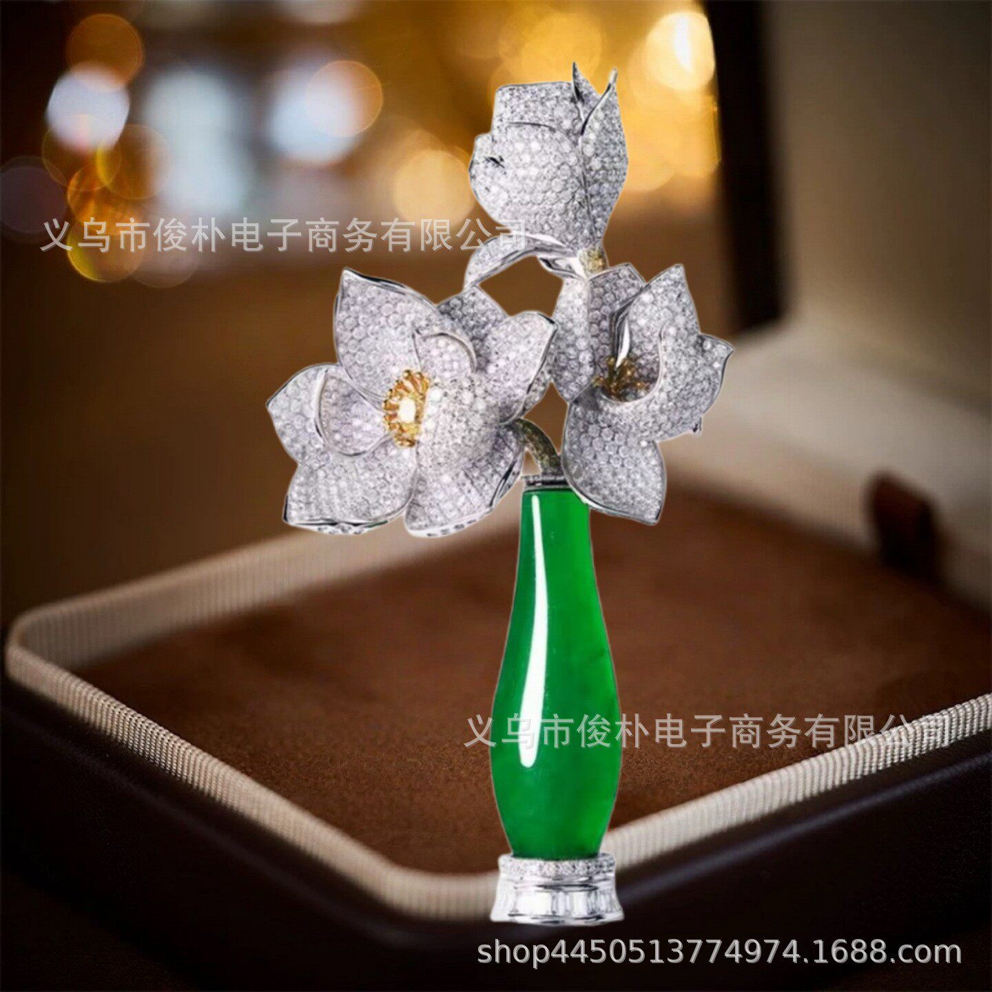 法式花瓶优雅花朵胸针绿色玉髓胸花宴会衣饰别针花束气质轻奢配饰