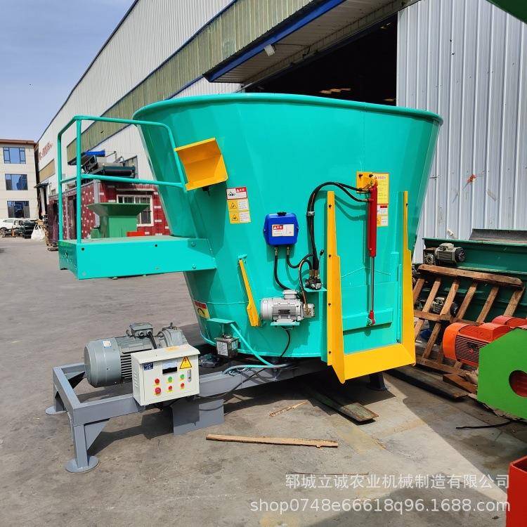 全日粮混合拌料机卧式草料揉丝铡草粉碎一体机牛羊饲料立式搅拌机