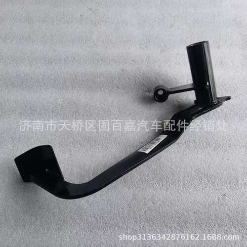711W48225-5146离合器踏板总成带滚针 豪沃T5G