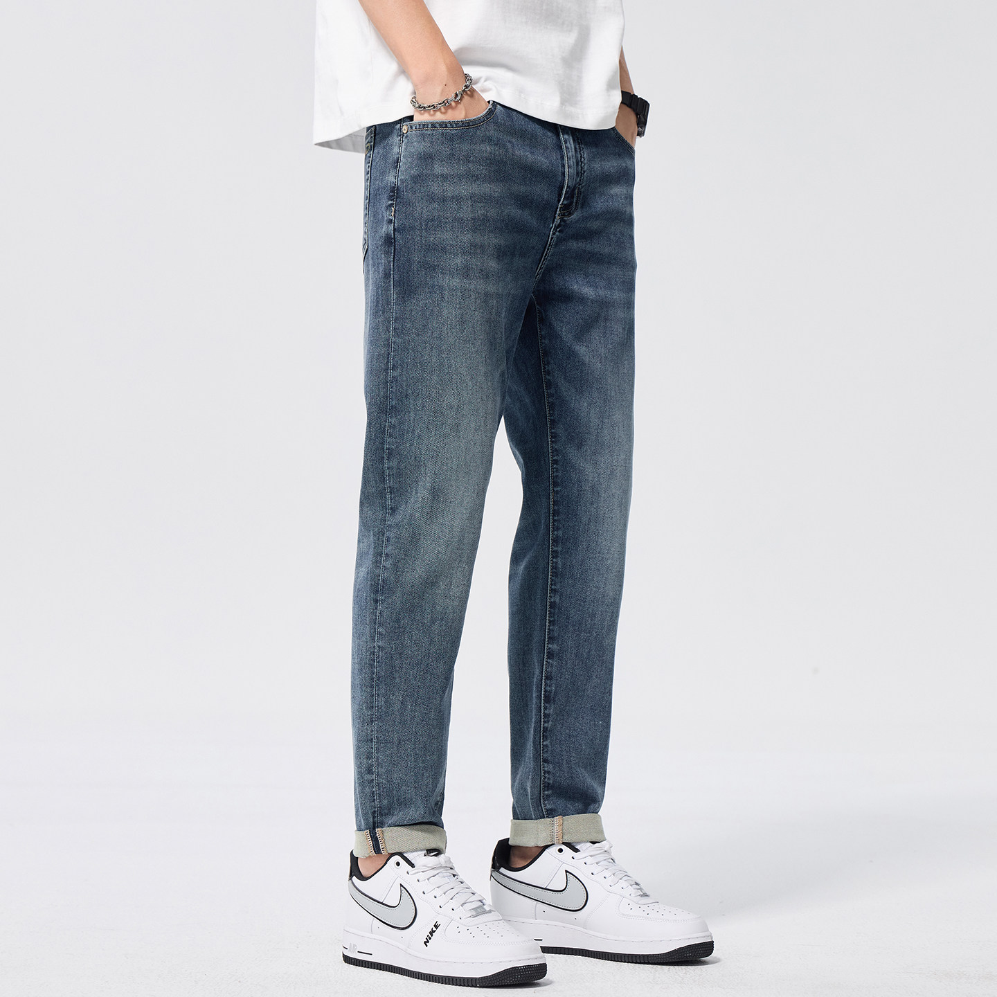 高端春夏季牛仔裤男款2026年新款透气修身弹力直筒水洗蓝色长裤