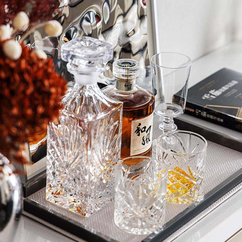 样板间餐边柜玄关柜餐桌轻奢花瓶花插花艺酒柜装饰道具洋酒红酒,家居饰品,家饰软装搭配套装,淘宝优惠券,粉丝福利购,淘宝优惠卷