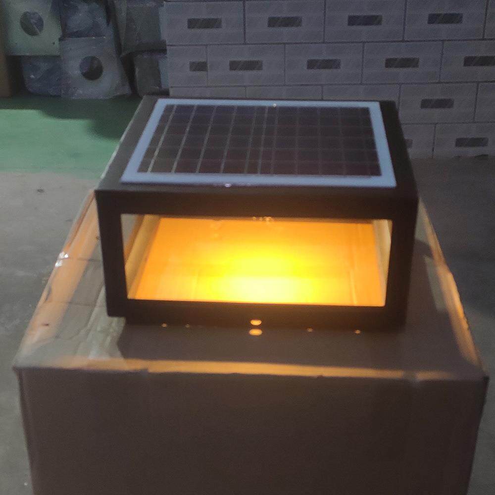 太阳能灯户外防水庭院灯围墙大门灯网红款方形墙头灯太阳能柱头灯